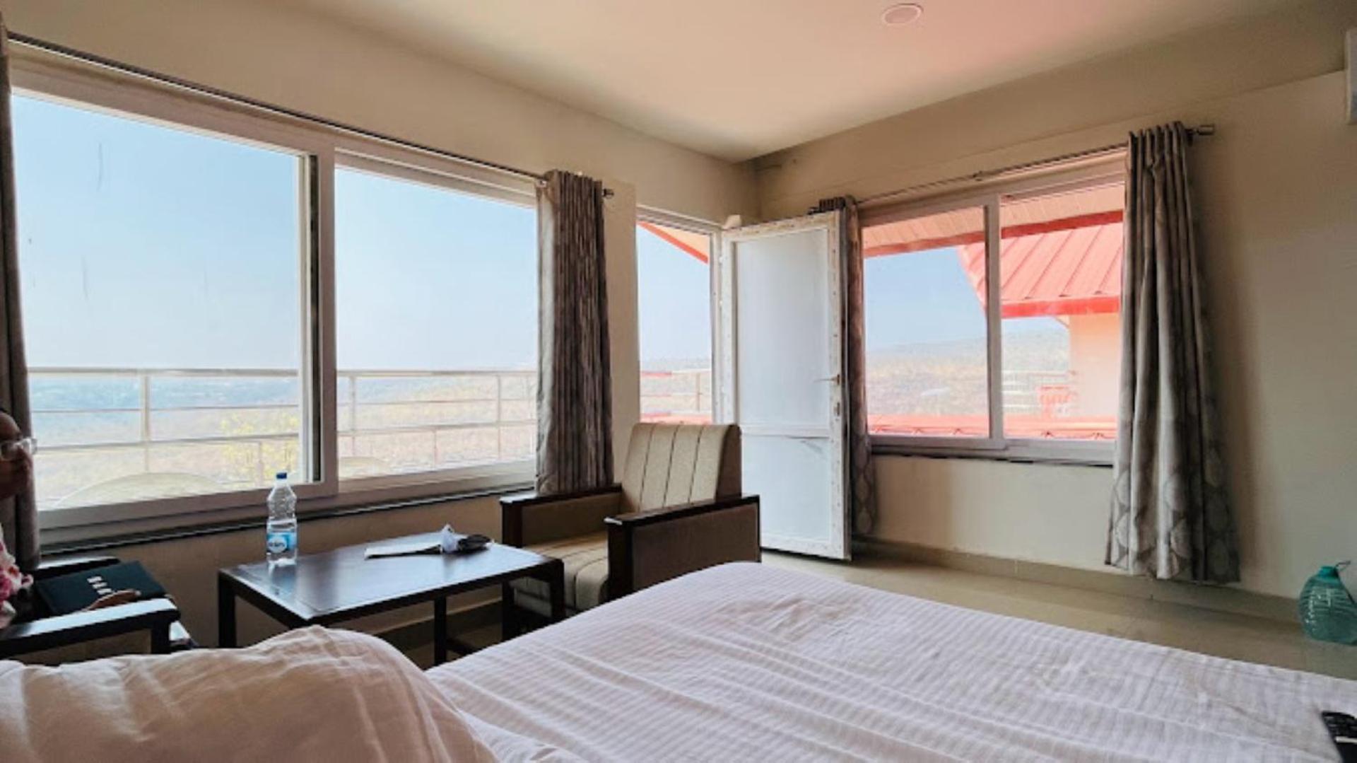 Hotel Haritha , Eegalapenta Srisailam 外观 照片